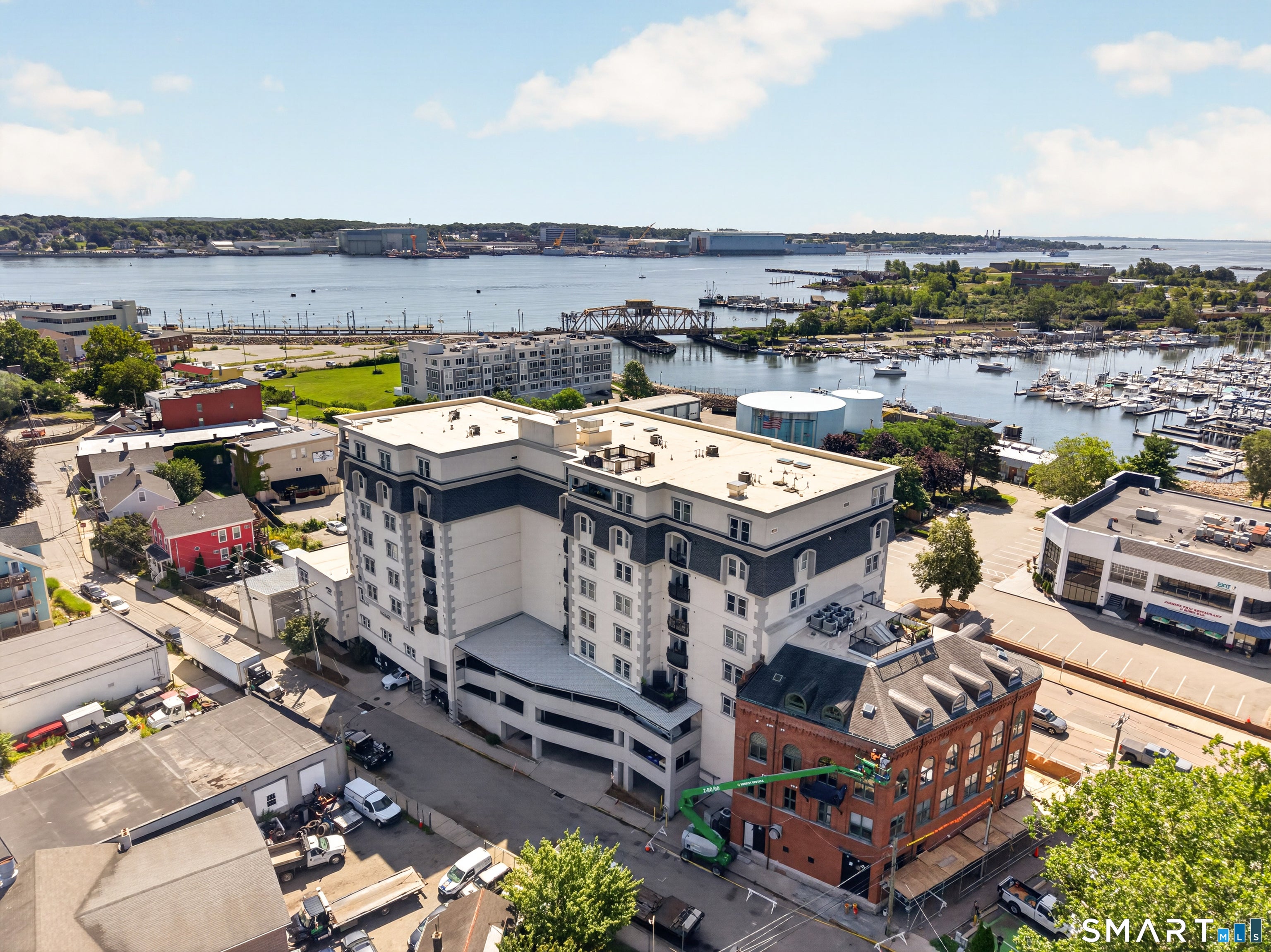 461 Bank Street 604