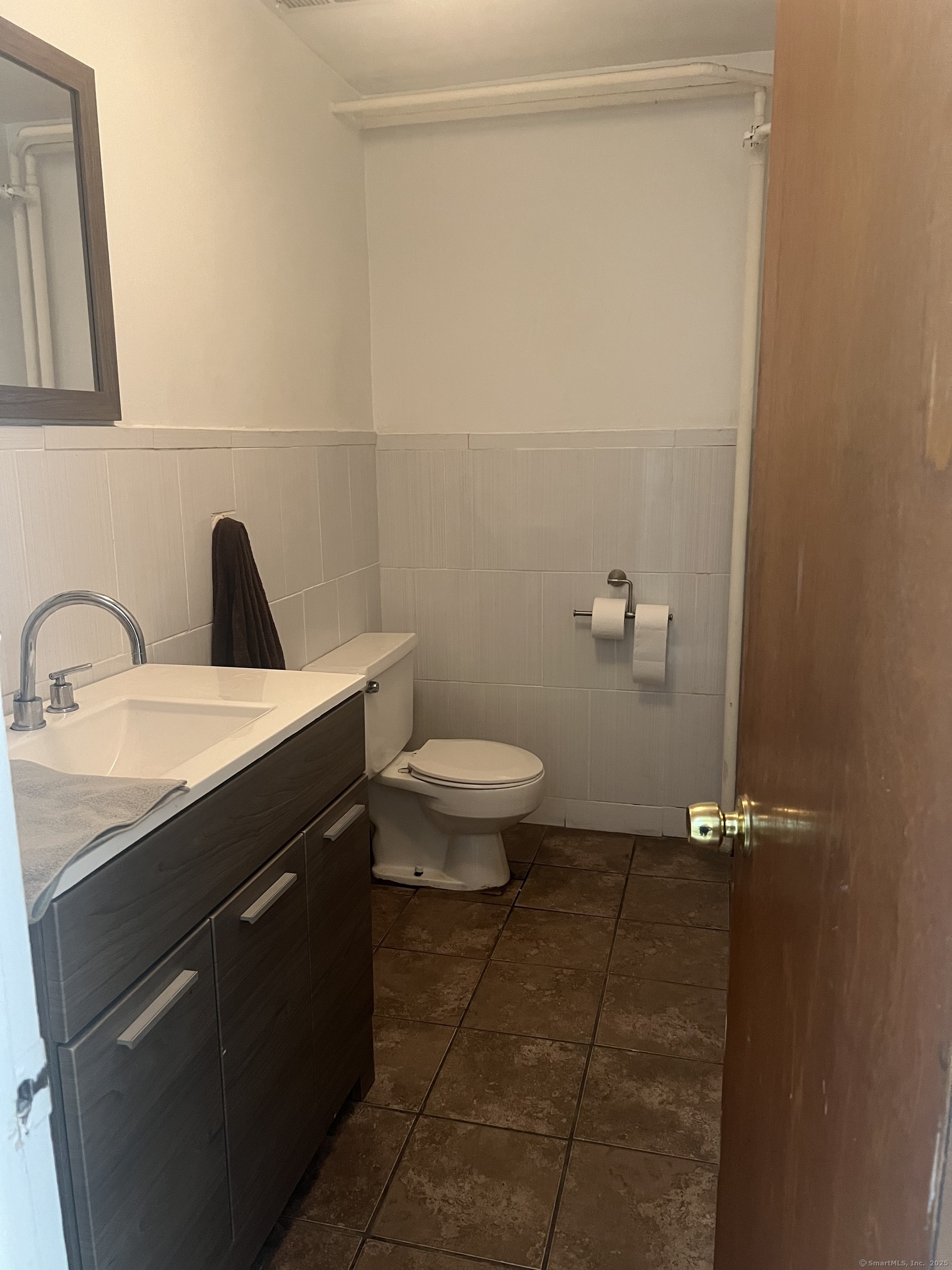 174 Main Street 5