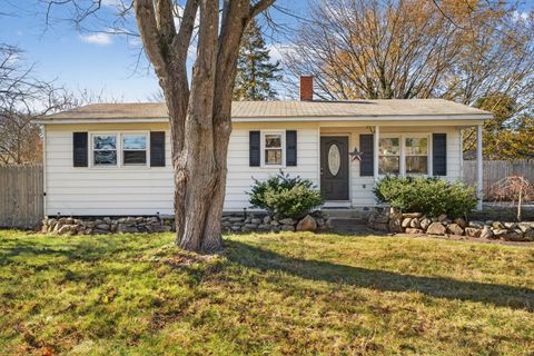 Photo of 5 Robin Lane, Clinton, CT 06413 (MLS # 24142355)