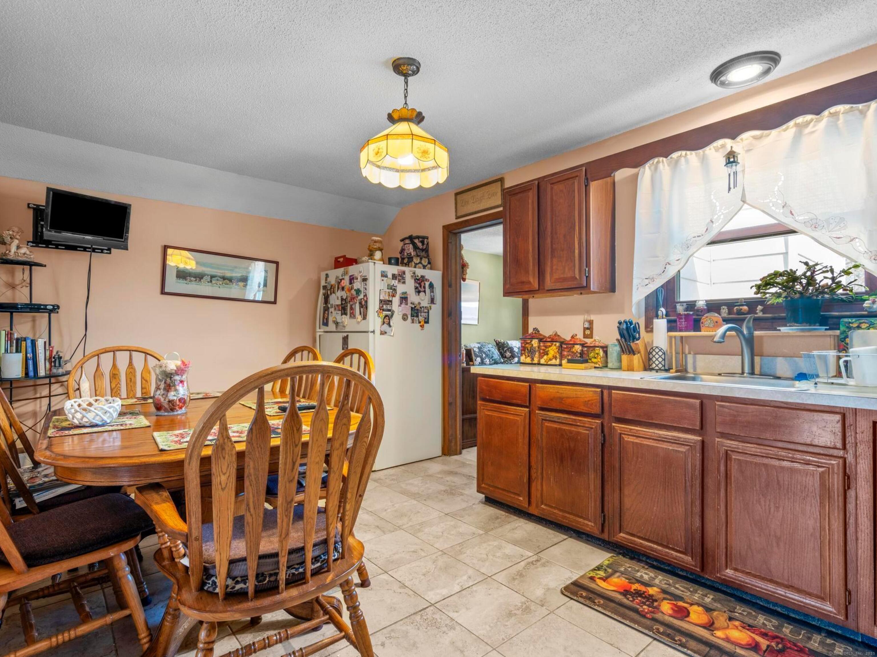 145 Geddes Terrace, Waterbury, Connecticut image 25