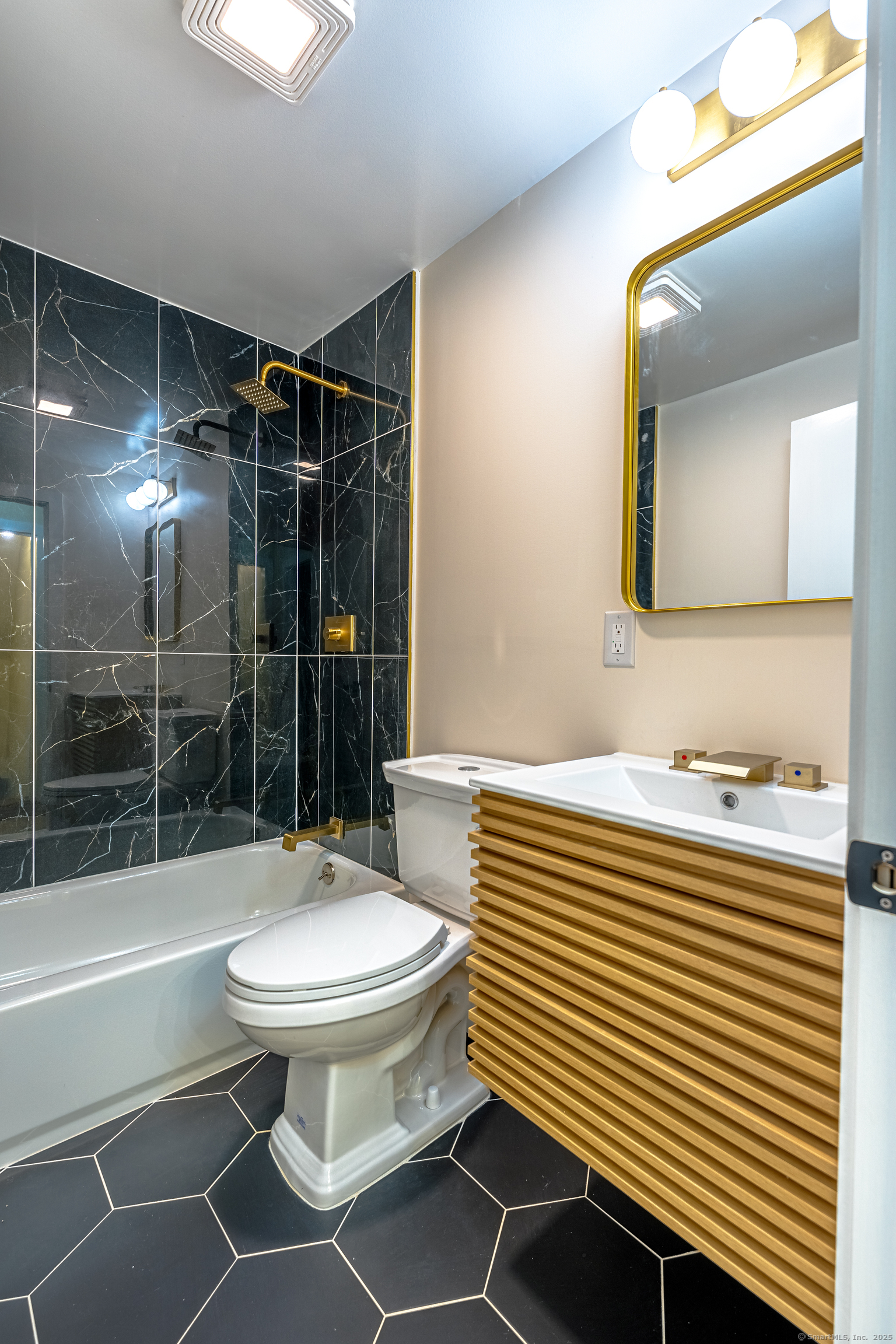 83 Corey Street, Windsor, Connecticut image 24