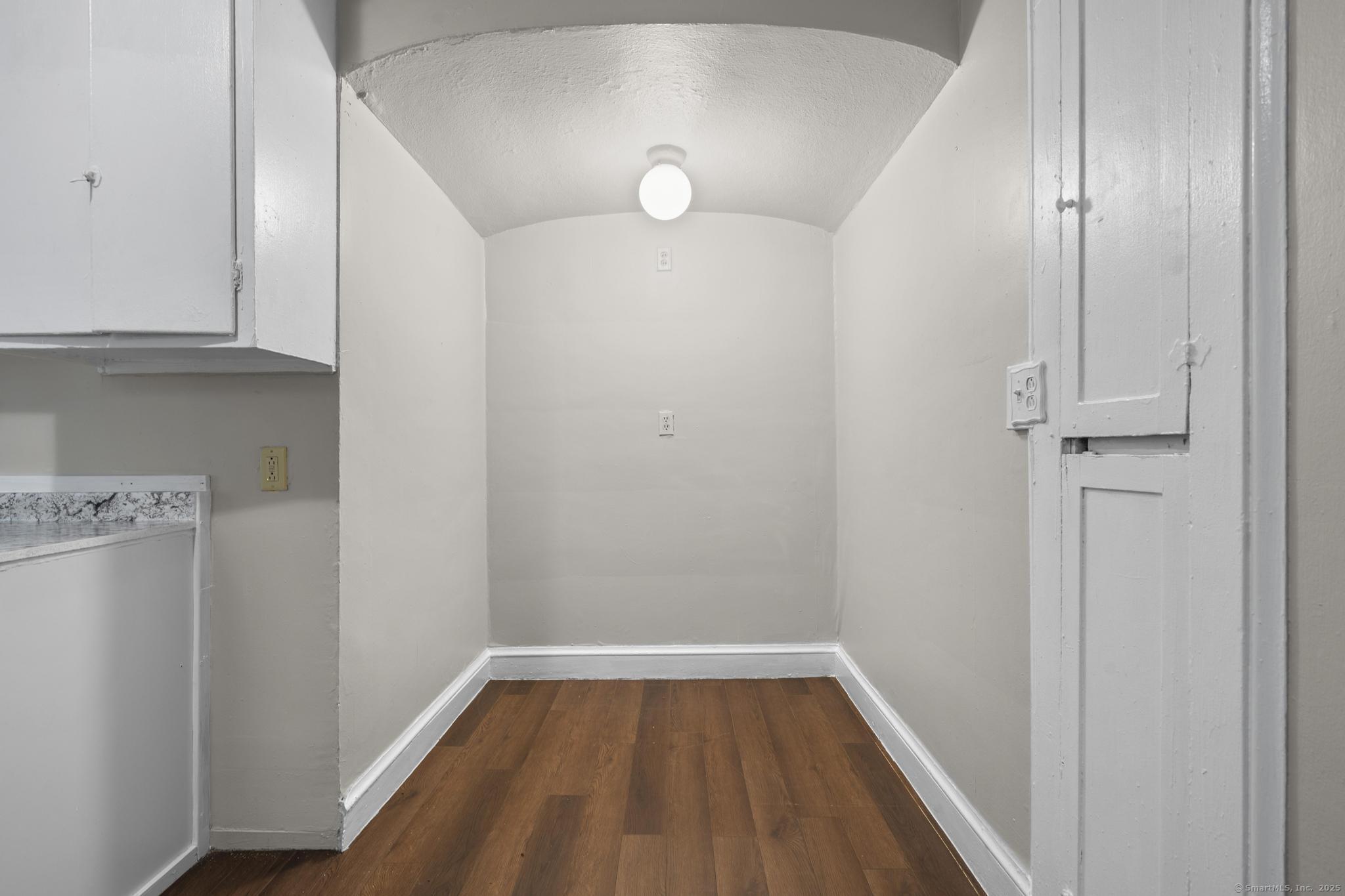 Hartford, Connecticut 06154, United States, 1 Bedroom Bedrooms, ,1 BathroomBathrooms,Residential,Active,144430