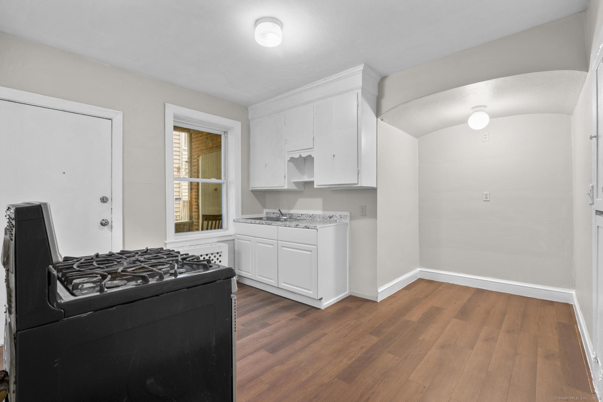 Hartford, Connecticut 06154, United States, 1 Bedroom Bedrooms, ,1 BathroomBathrooms,Residential,Active,144430