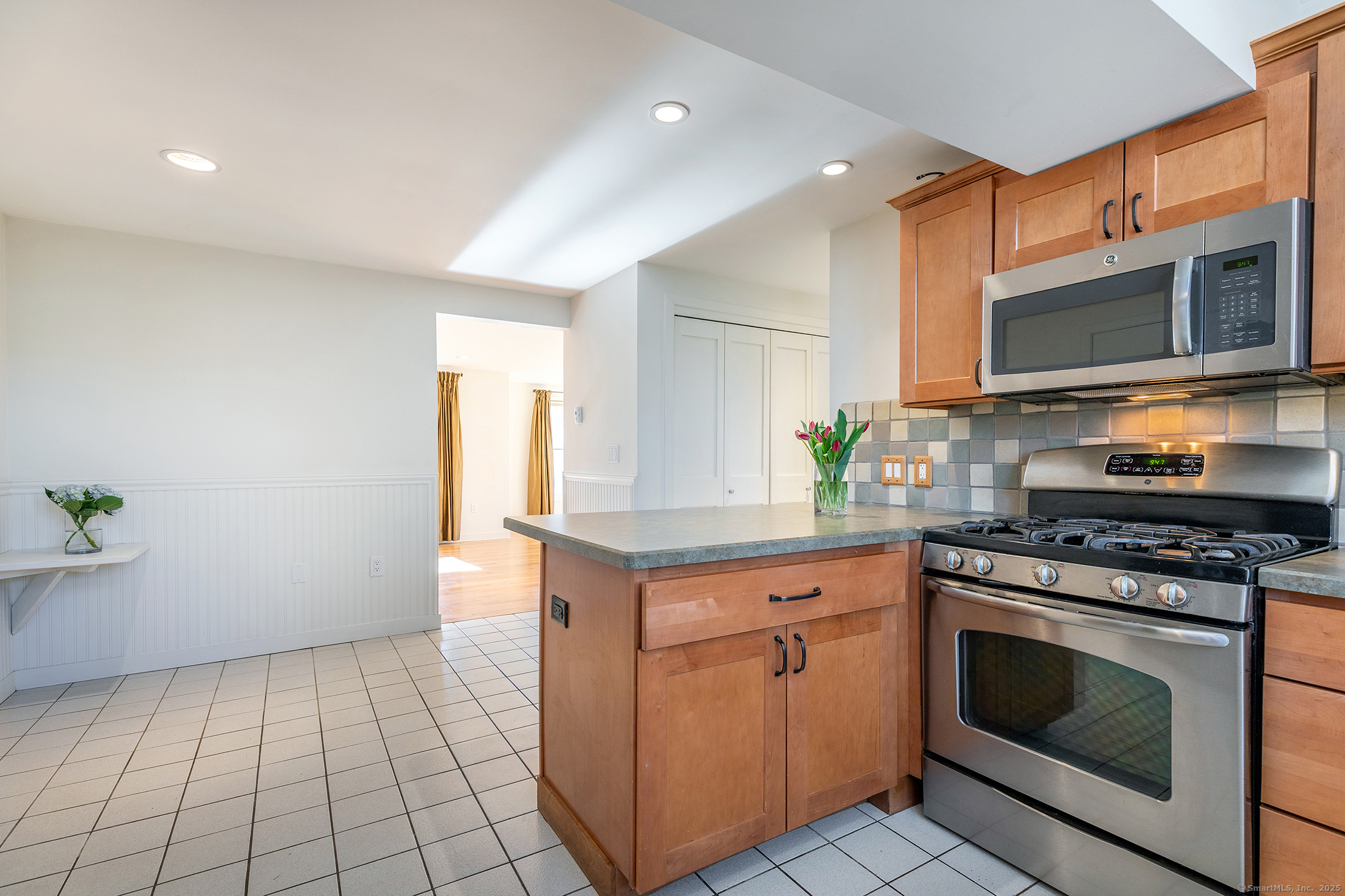 87 Canaan Road #APT 3H, Salisbury, Connecticut image 5