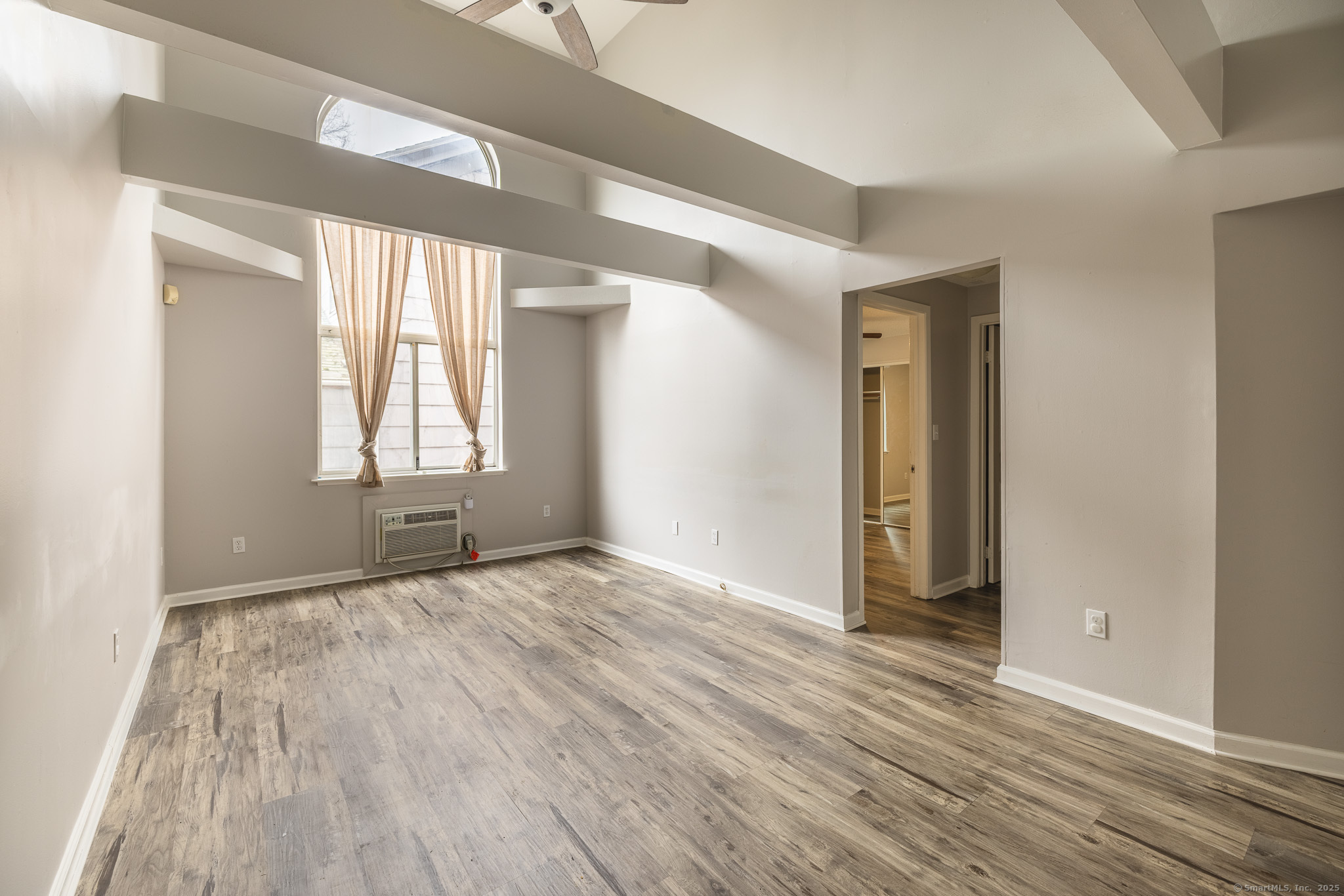 Rental Property at North Avenue Apt 108, Bridgeport, Connecticut - Bedrooms: 2 
Bathrooms: 2 
Rooms: 4  - $2,150 MO.