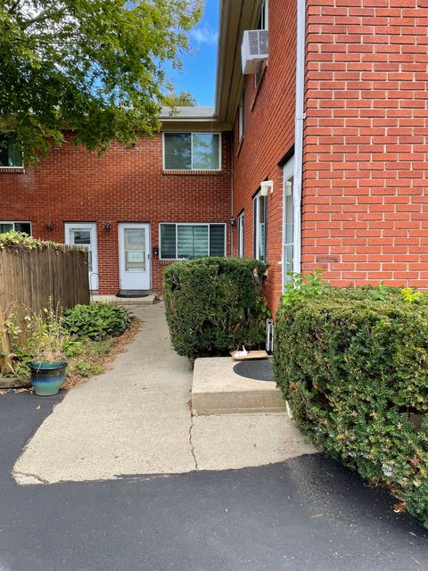 Photo of 20 N Taylor Avenue, Norwalk, CT 06854 (MLS # 24132894)