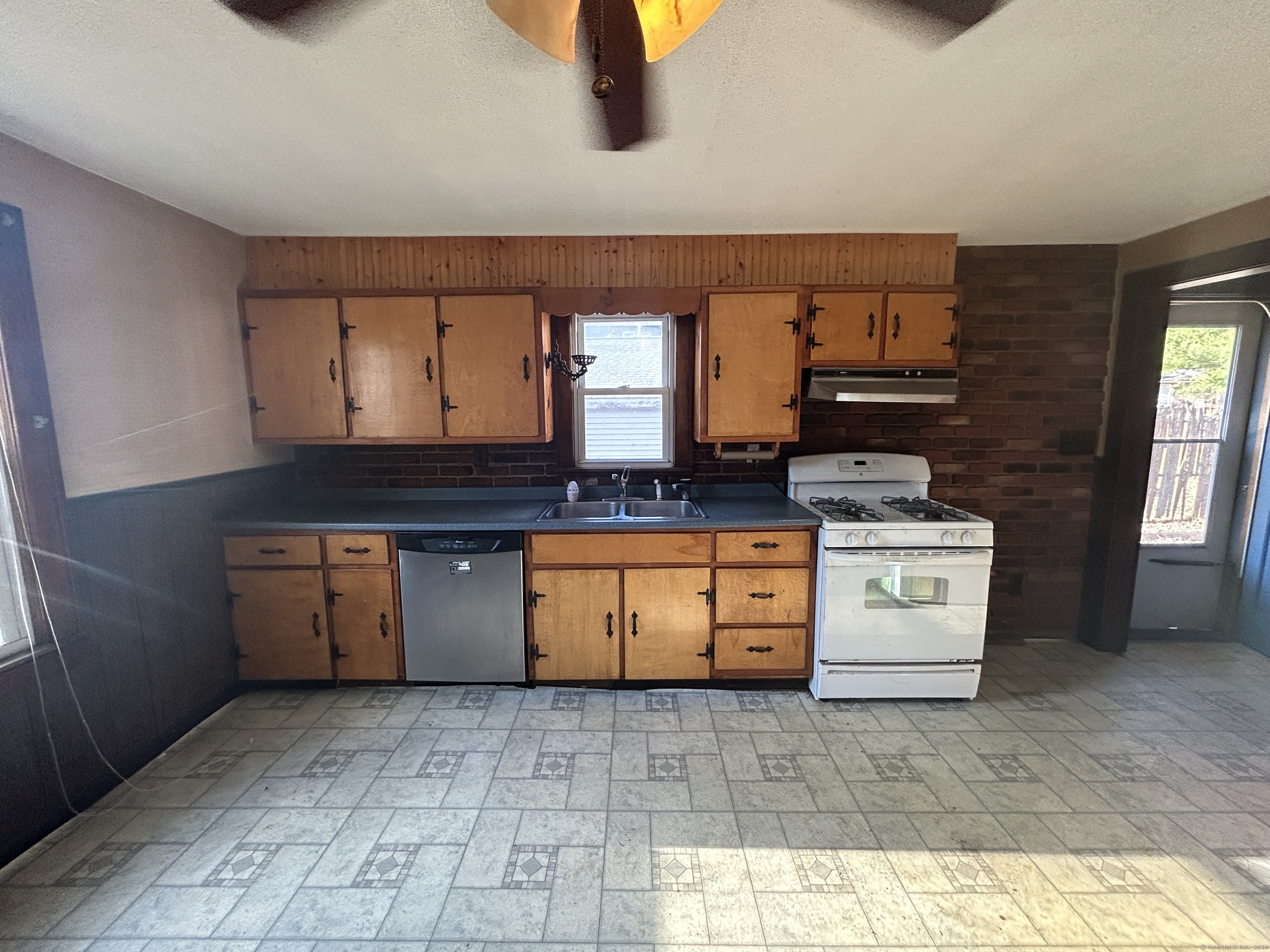 62 Mowry Avenue, Norwich, Connecticut image 5