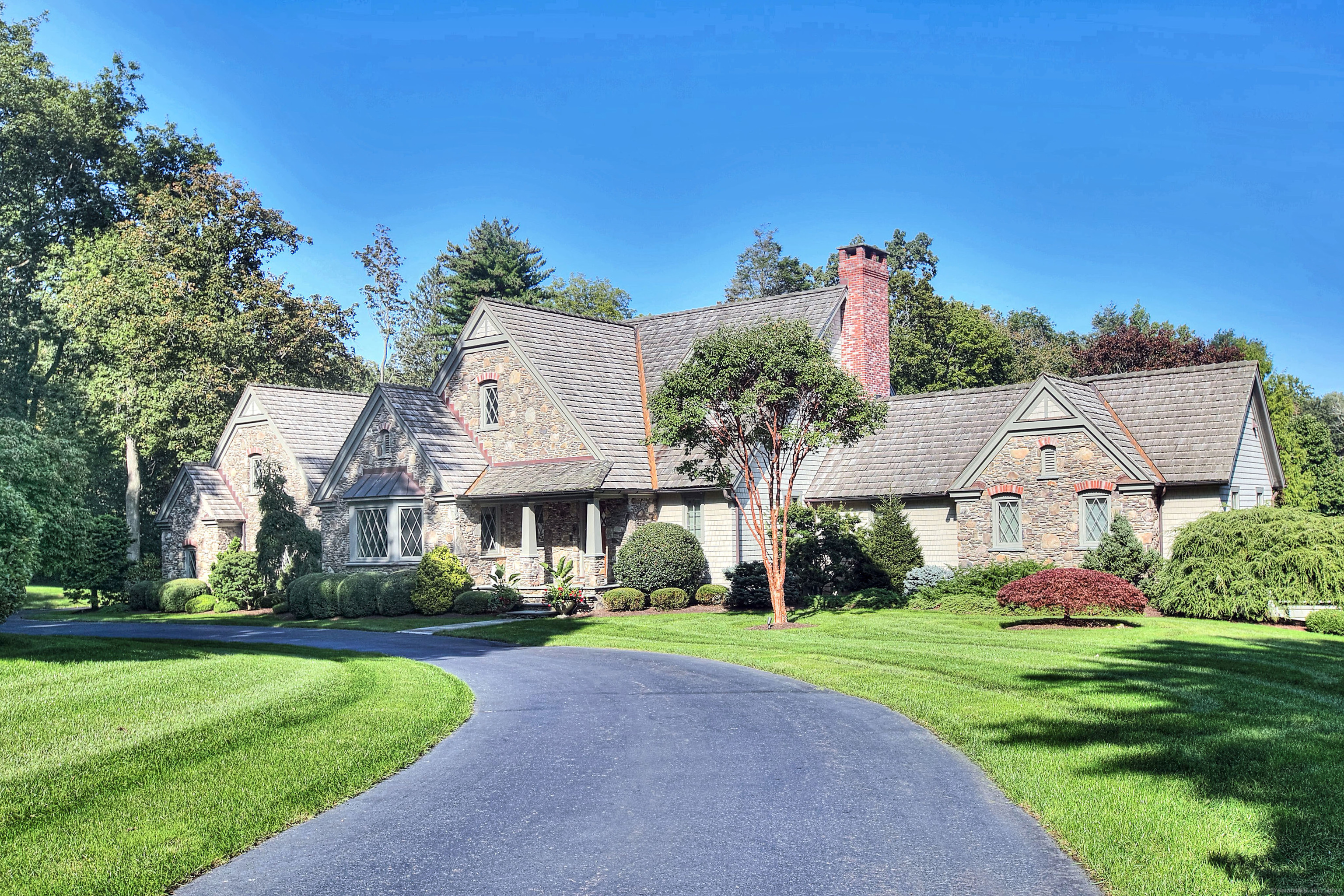 Property for Sale at 200 Mine Hill Road, Fairfield, Connecticut - Bedrooms: 5 
Bathrooms: 6.5 
Rooms: 14  - $2,999,000