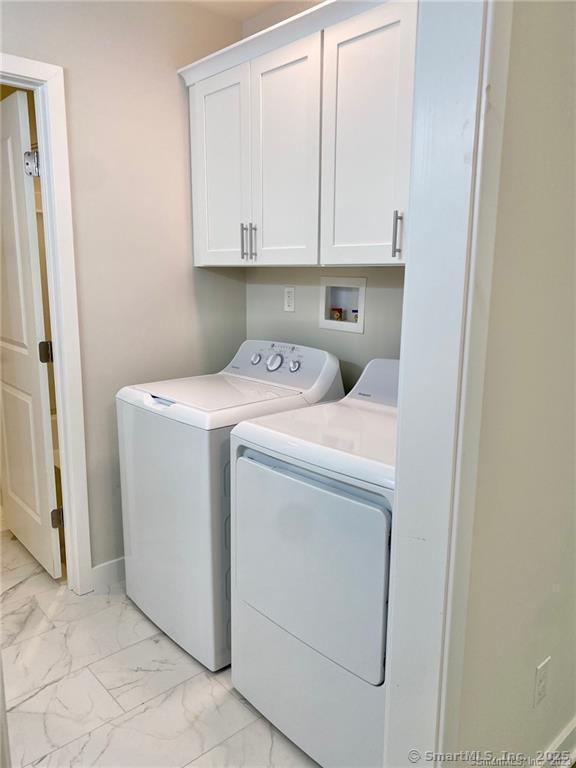 Newtown, Connecticut 06482, United States, 2 Bedrooms Bedrooms, ,2 BathroomsBathrooms,Residential,Active,176981