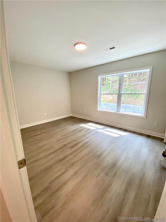 Newtown, Connecticut 06482, United States, 2 Bedrooms Bedrooms, ,2 BathroomsBathrooms,Residential,Active,176981