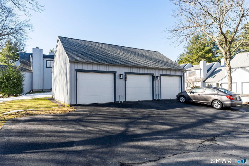 Photo of 1469 Farmington Avenue #40, Bristol, CT 06010 (MLS # 24158484)