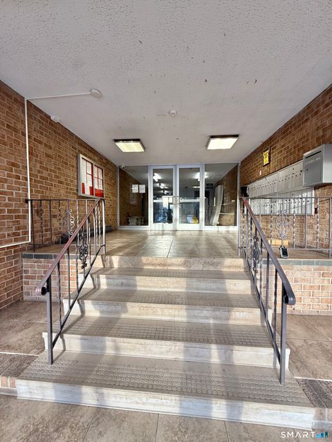 Photo of 157 Bull Hill Lane #APT 102, West Haven, CT 06516 (MLS # 24155419)