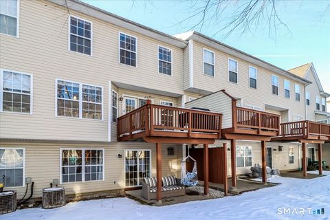 Tiny photo for 2004 Eaton Court #2004, Danbury, CT 06811 (MLS # 24151974)