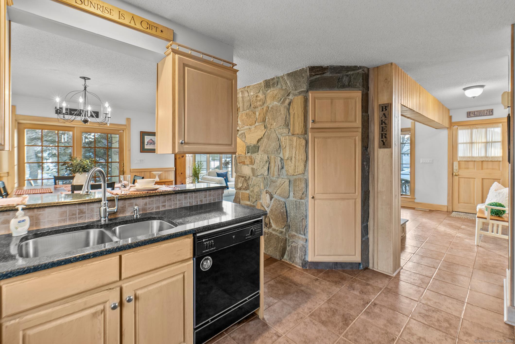 32 Meeks Point Road, East Hampton, Connecticut image 10
