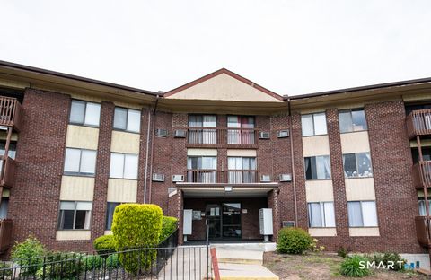 Photo of 2217 Cromwell Hills Drive #2217, Cromwell, CT 06416 (MLS # 24176156)