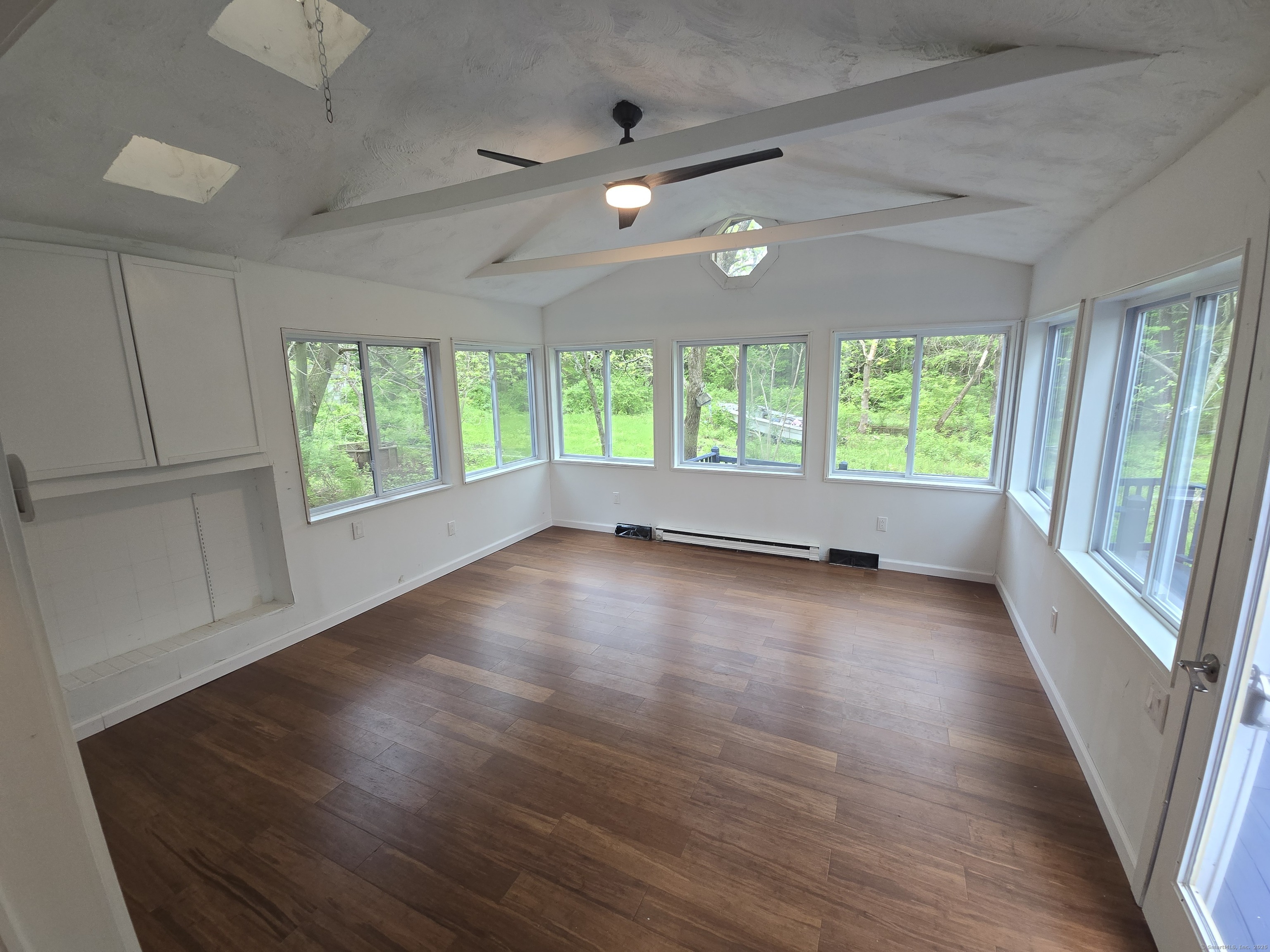 Hopeville Road, Griswold, Connecticut - 3 Bedrooms  
2 Bathrooms  
6 Rooms - 