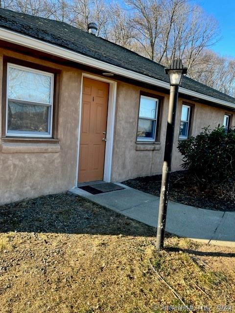 Crystal Lake Road 1, Groton, Connecticut - 1 Bedrooms  
1 Bathrooms  
2 Rooms - 