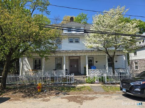 Multifamily For Rent - 97 Clowes Terrace #RT SIDE<br/> Waterbury, CT 06710