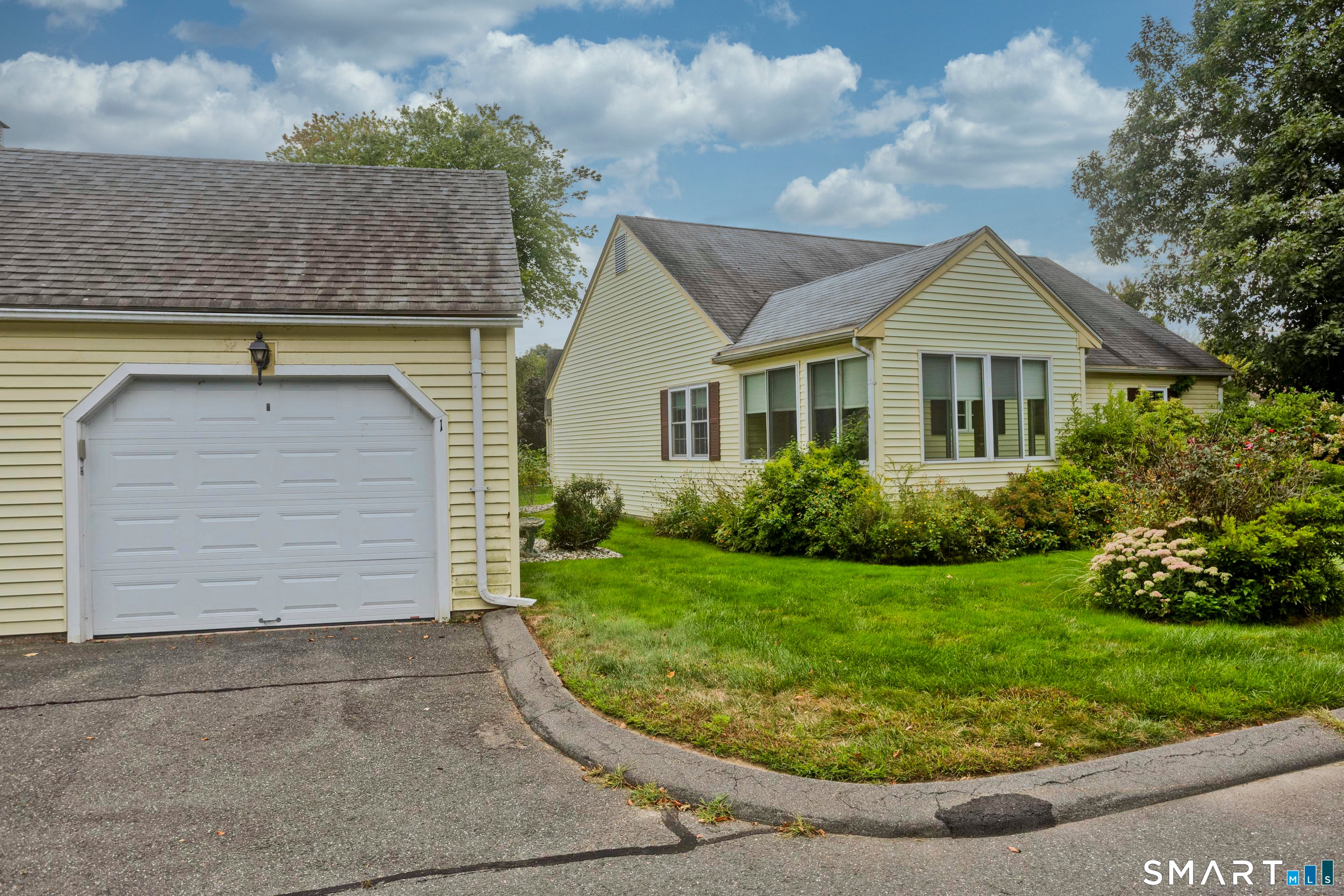 1 Strathmore Lane 1