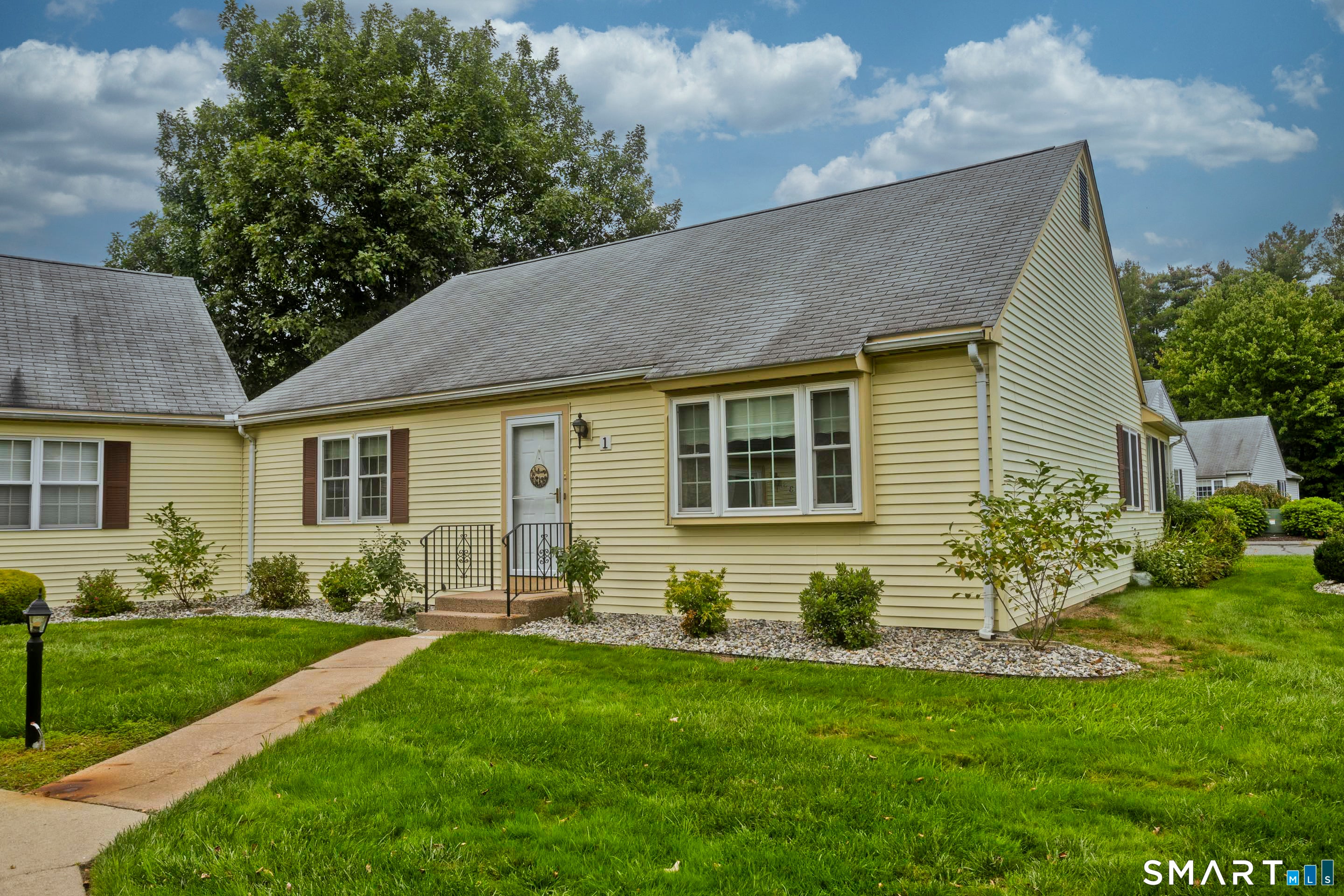 1 Strathmore Lane 1