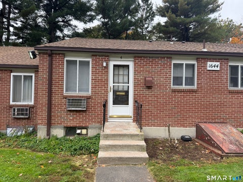 Photo of 1644 Farmington Avenue #4, Farmington, CT 06085 (MLS # 24213807)