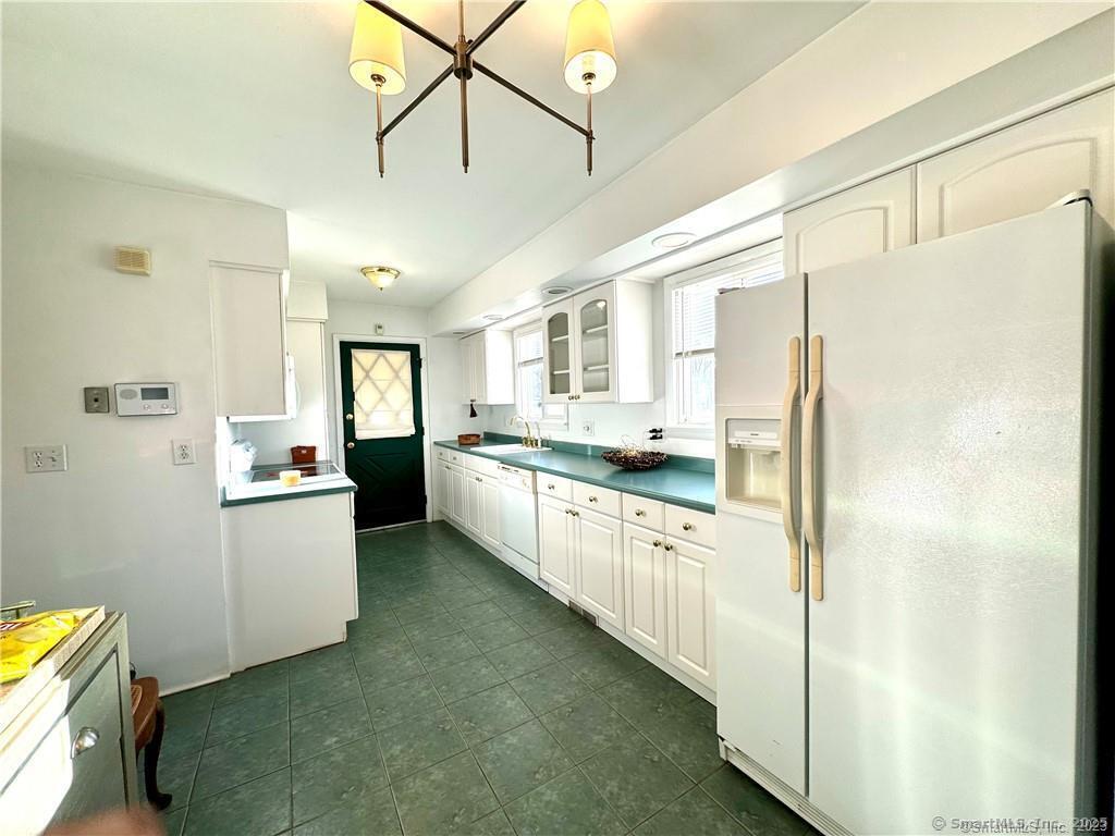 35 Marjorie Drive, North Branford, Connecticut image 3