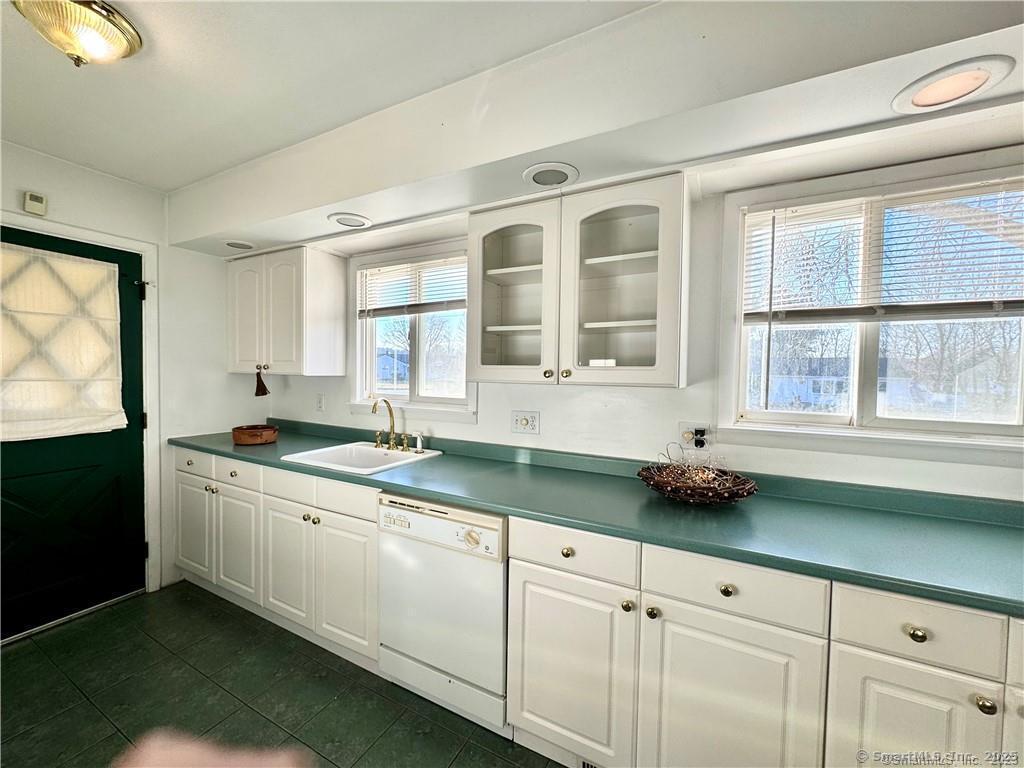 35 Marjorie Drive, North Branford, Connecticut image 2