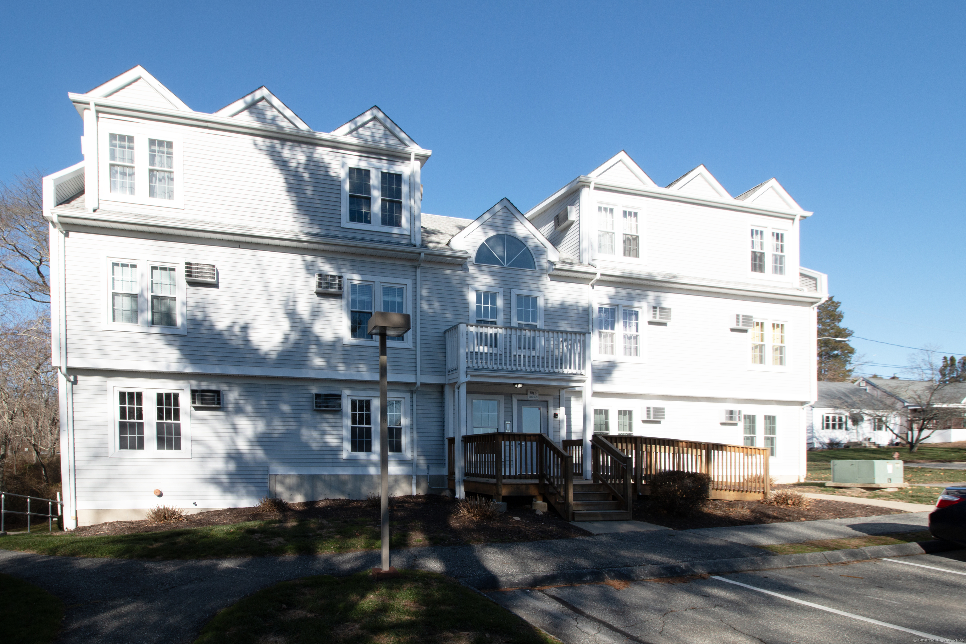 82 Sunset Street Apt 72, Waterford, Connecticut - 1 Bedrooms  
1 Bathrooms  
9 Rooms - 