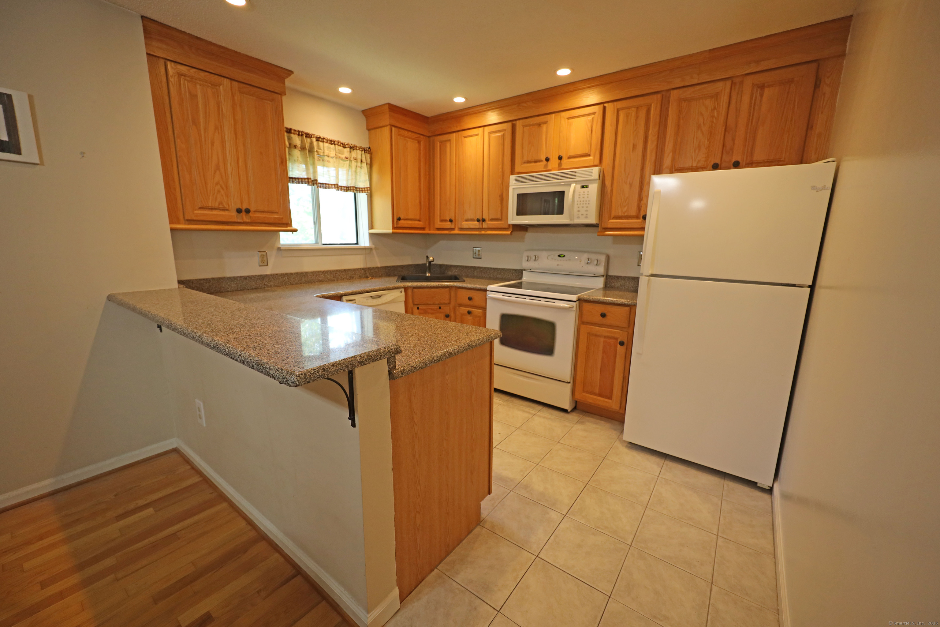 925 Oronoke Road 18K