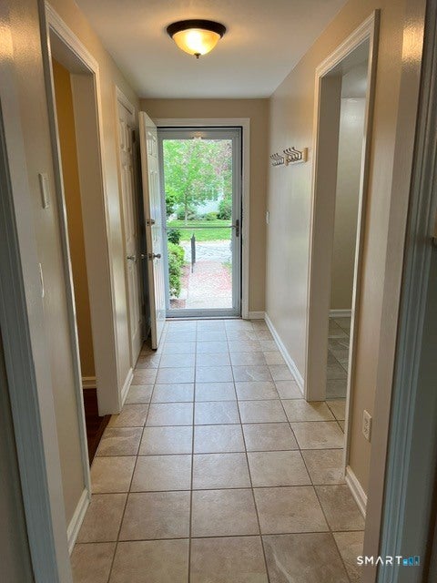 Photo of 24 Patriots Square #24, Mansfield, CT 06250 (MLS # 24207020)