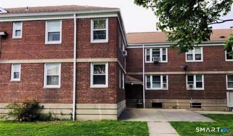 Photo of 37 Canaan Court #22, Stratford, CT 06614 (MLS # 24161816)