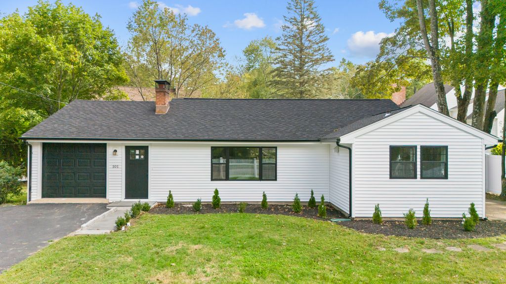 Photo of 101 Parade Hill Road, New Canaan, CT 06840 (MLS # 24126492)