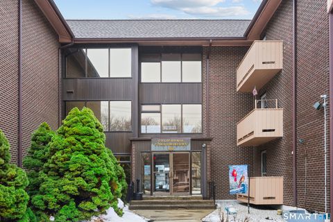 Tiny photo for 40 California Street #B3, Stratford, CT 06614 (MLS # 24157131)