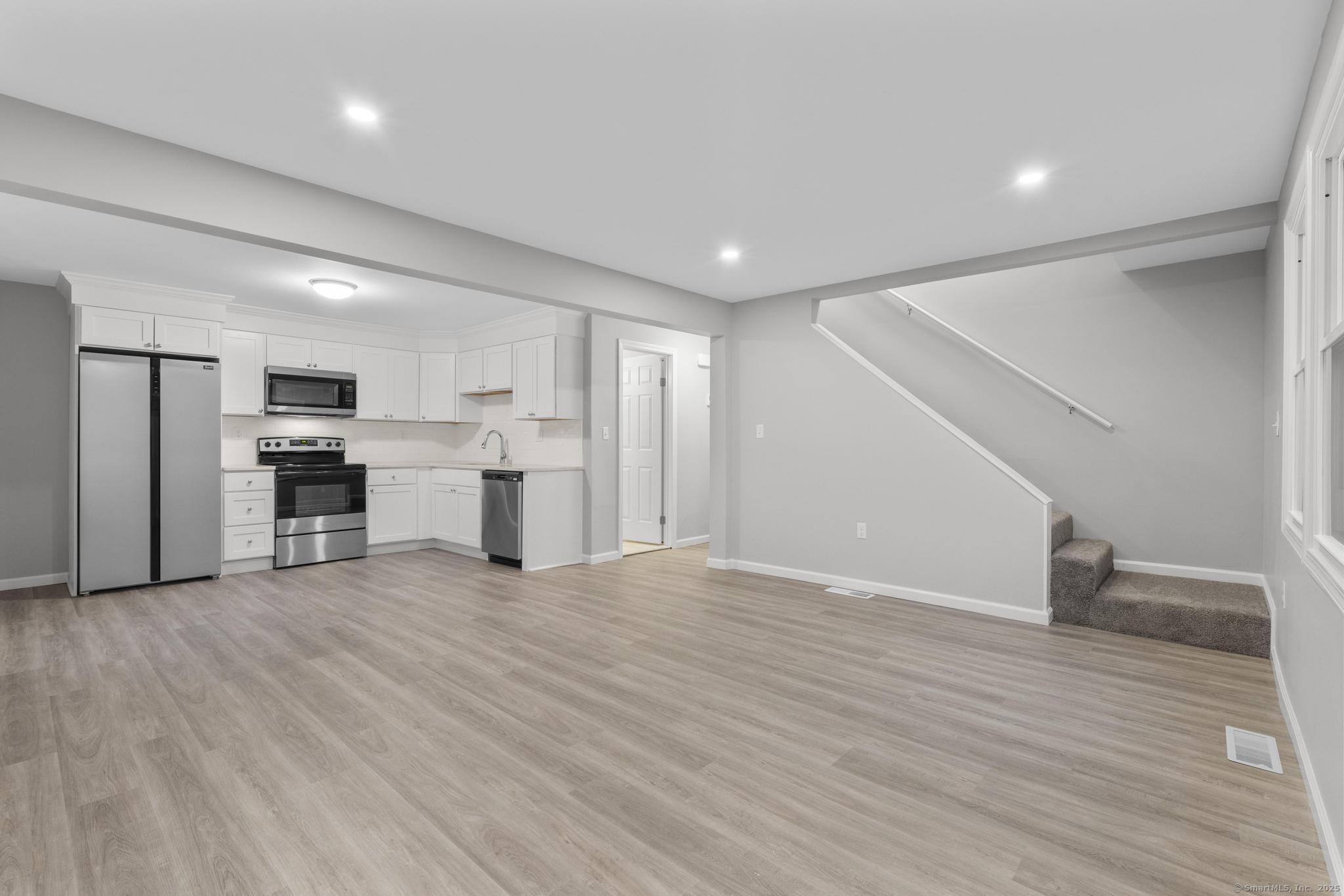 51 Midhill Drive, Hamden, Connecticut image 5