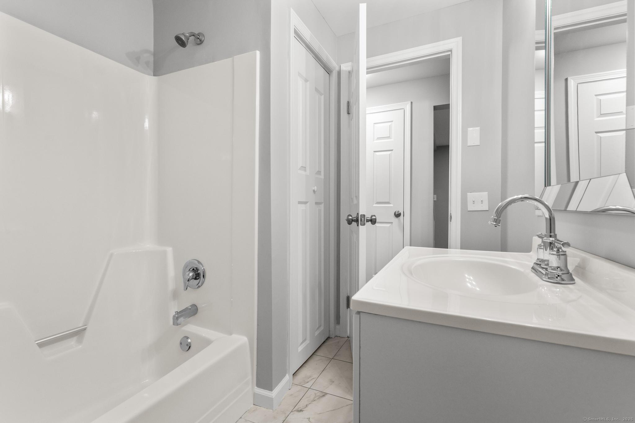 51 Midhill Drive, Hamden, Connecticut image 12