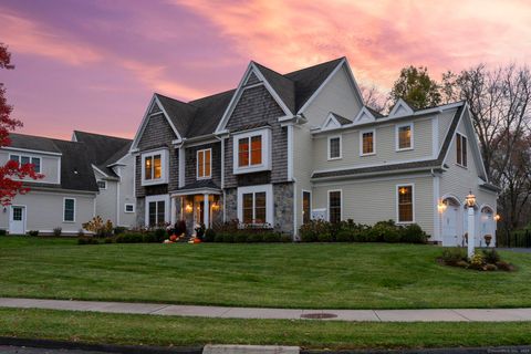 Photo of 17 Cranbrook, West Hartford, CT 06117 (MLS # 24138153)