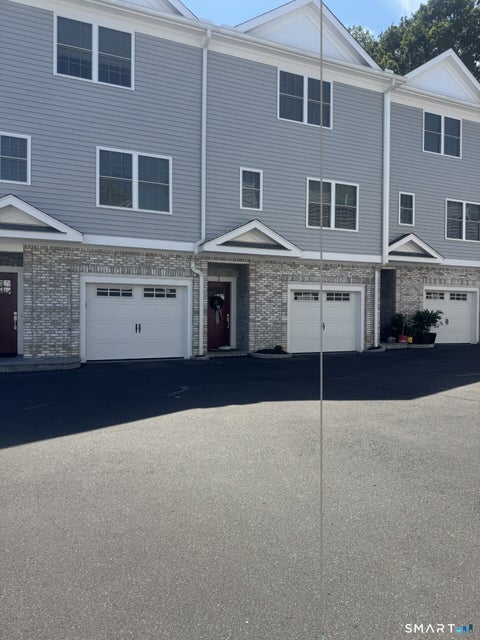 Condo For Rent - 6 Beacon Square #2<br/> Fairfield, CT 06825