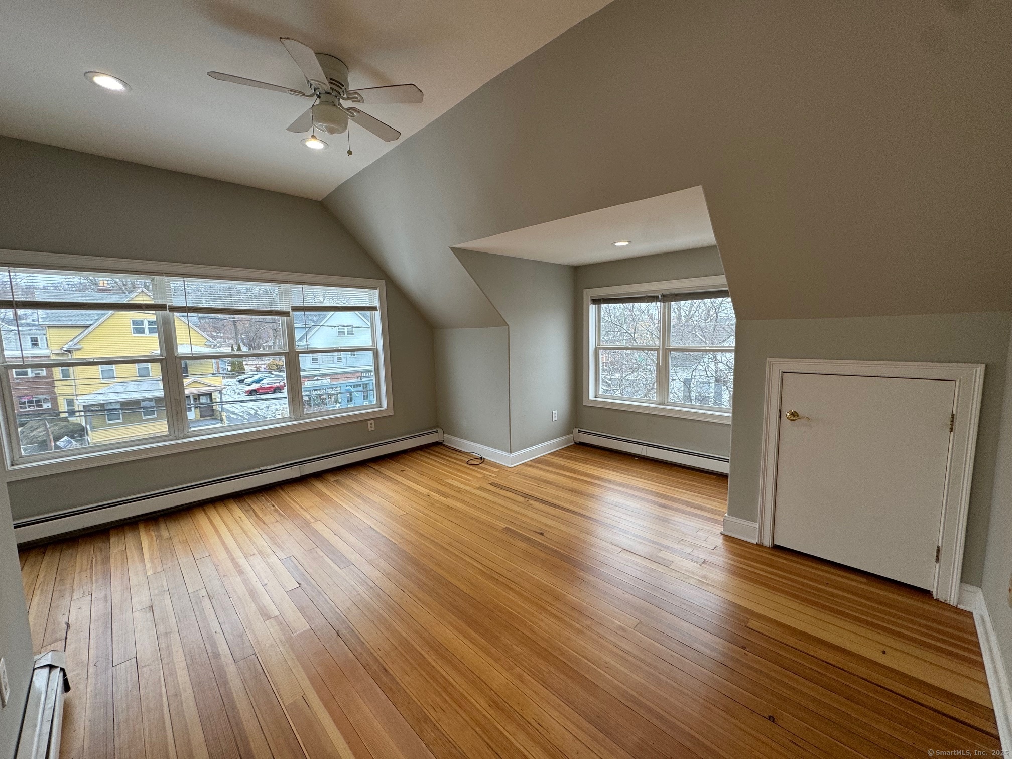 Rental Property at Park Road 3rd Fl, West Hartford, Connecticut - Bedrooms: 2 
Bathrooms: 1 
Rooms: 5  - $2,000 MO.