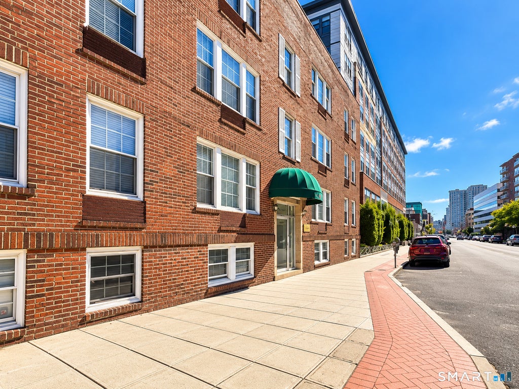 Photo of 833 Summer Street #3E, Stamford, CT 06901 (MLS # 24215060)