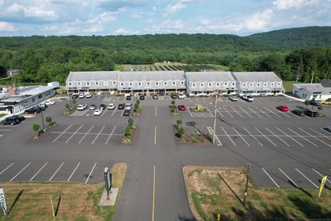 Photo of 4137 Whitney Avenue #3G, Hamden, CT 06518 (MLS # 24138141)