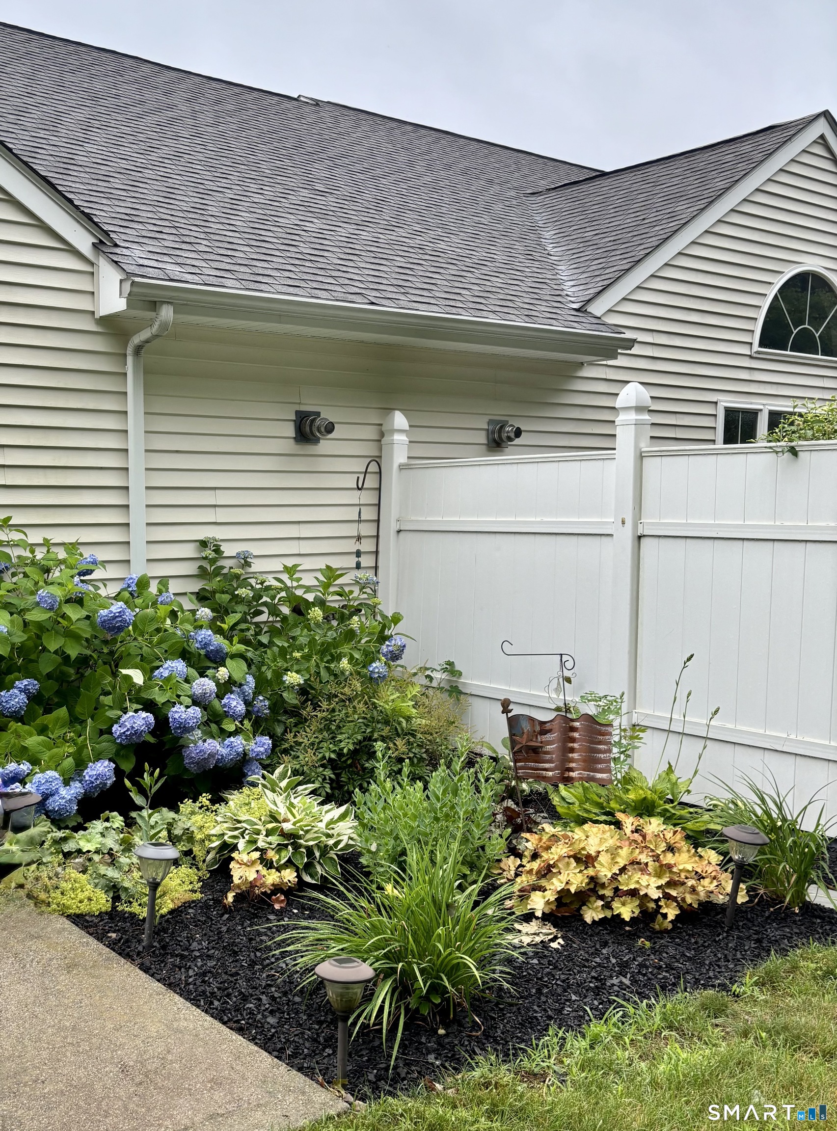 7 River Walk Drive 7