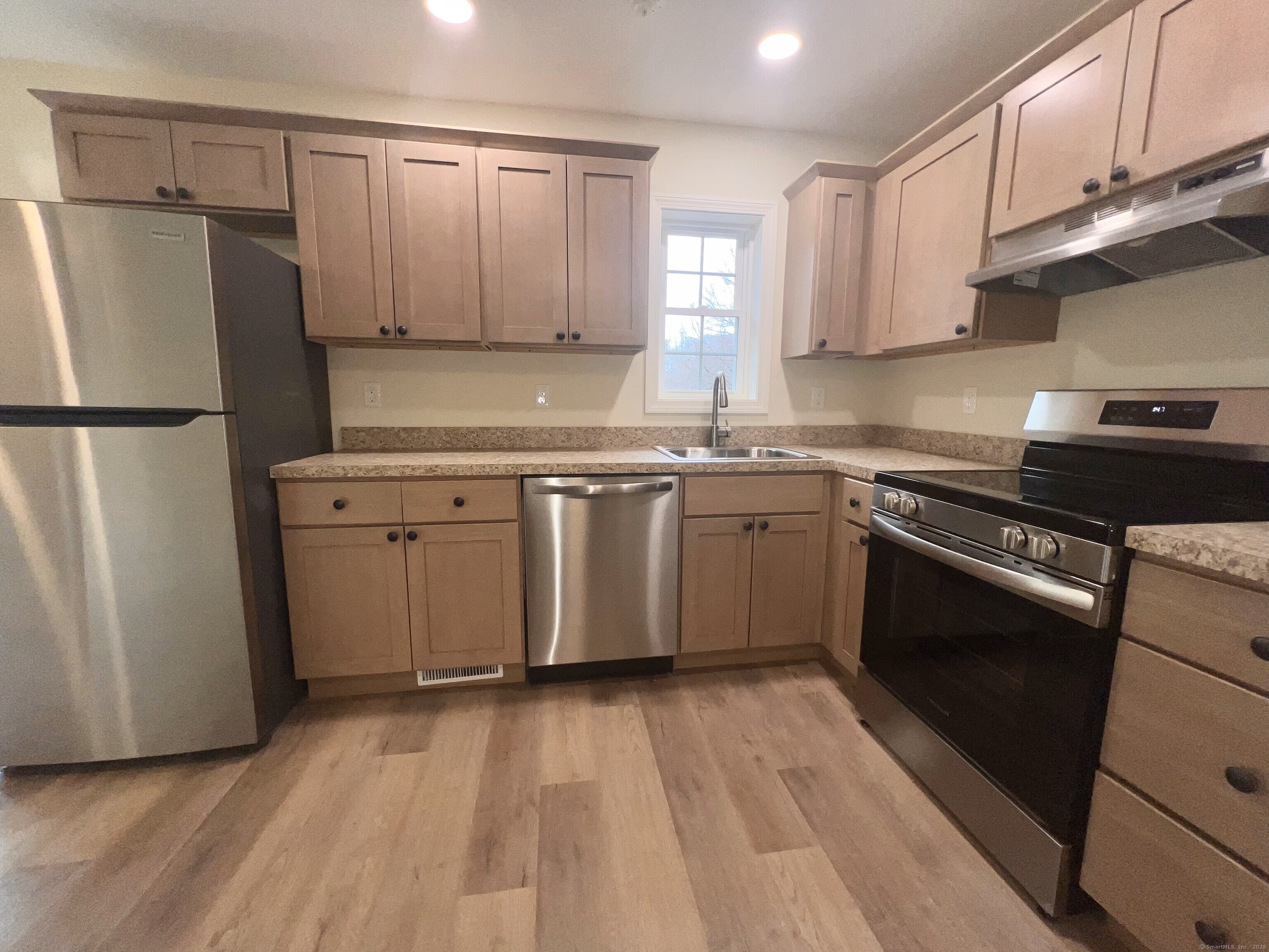 145 Lantern Park Drive #6, Naugatuck, Connecticut image 2