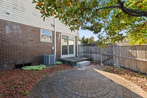 Tiny photo for 466 Middletown Avenue #APT 8, New Haven, CT 06513 (MLS # 24134324)