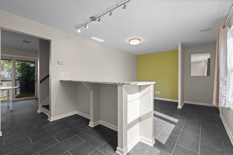 Tiny photo for 466 Middletown Avenue #APT 8, New Haven, CT 06513 (MLS # 24134324)