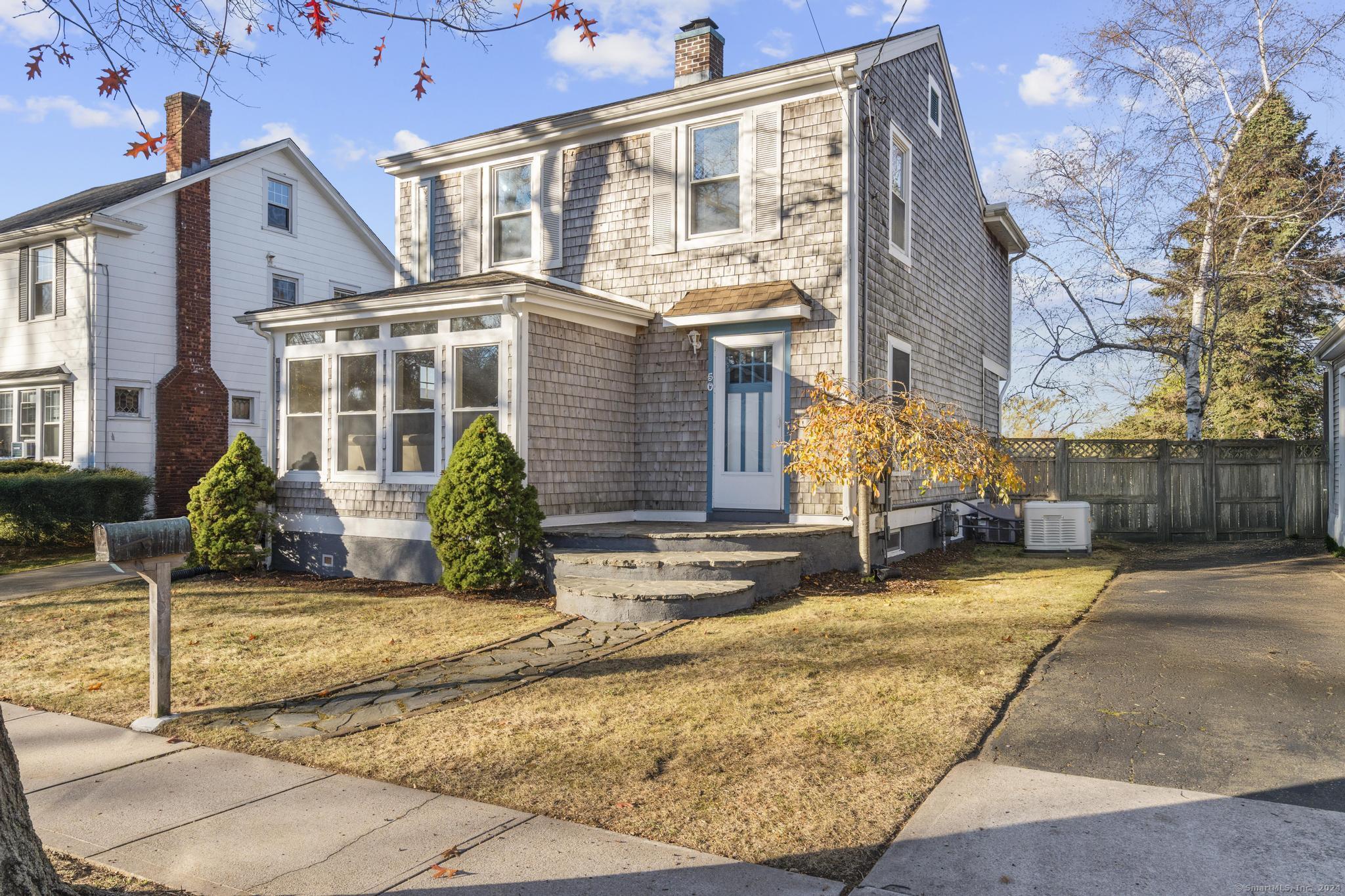 50 Woodward Avenue, New Haven, Connecticut - 3 Bedrooms  
2 Bathrooms  
6 Rooms - 