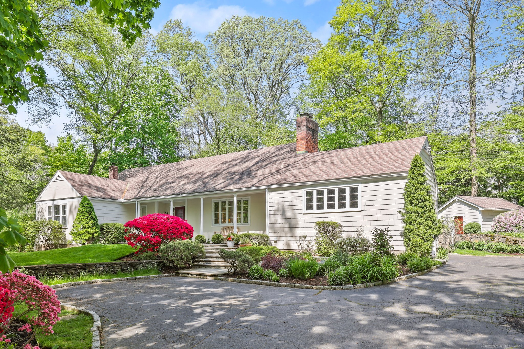Property for Sale at 23 Richmond Drive, Darien, Connecticut - Bedrooms: 4 
Bathrooms: 3 
Rooms: 8  - $1,595,000