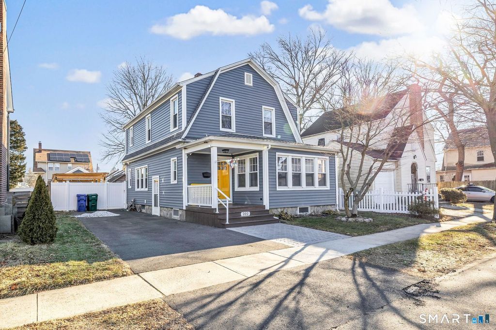 Photo of 202 Taft Street, Stratford, CT 06615 (MLS # 24149772)