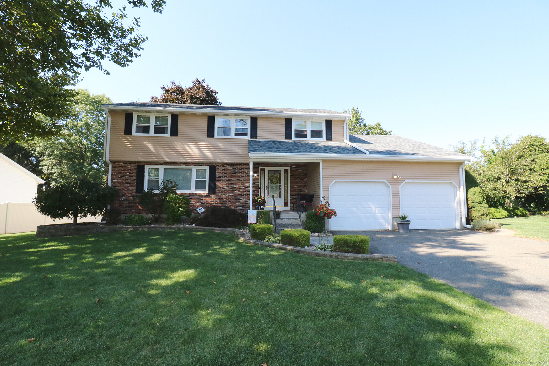 View Cromwell, CT 06416 house