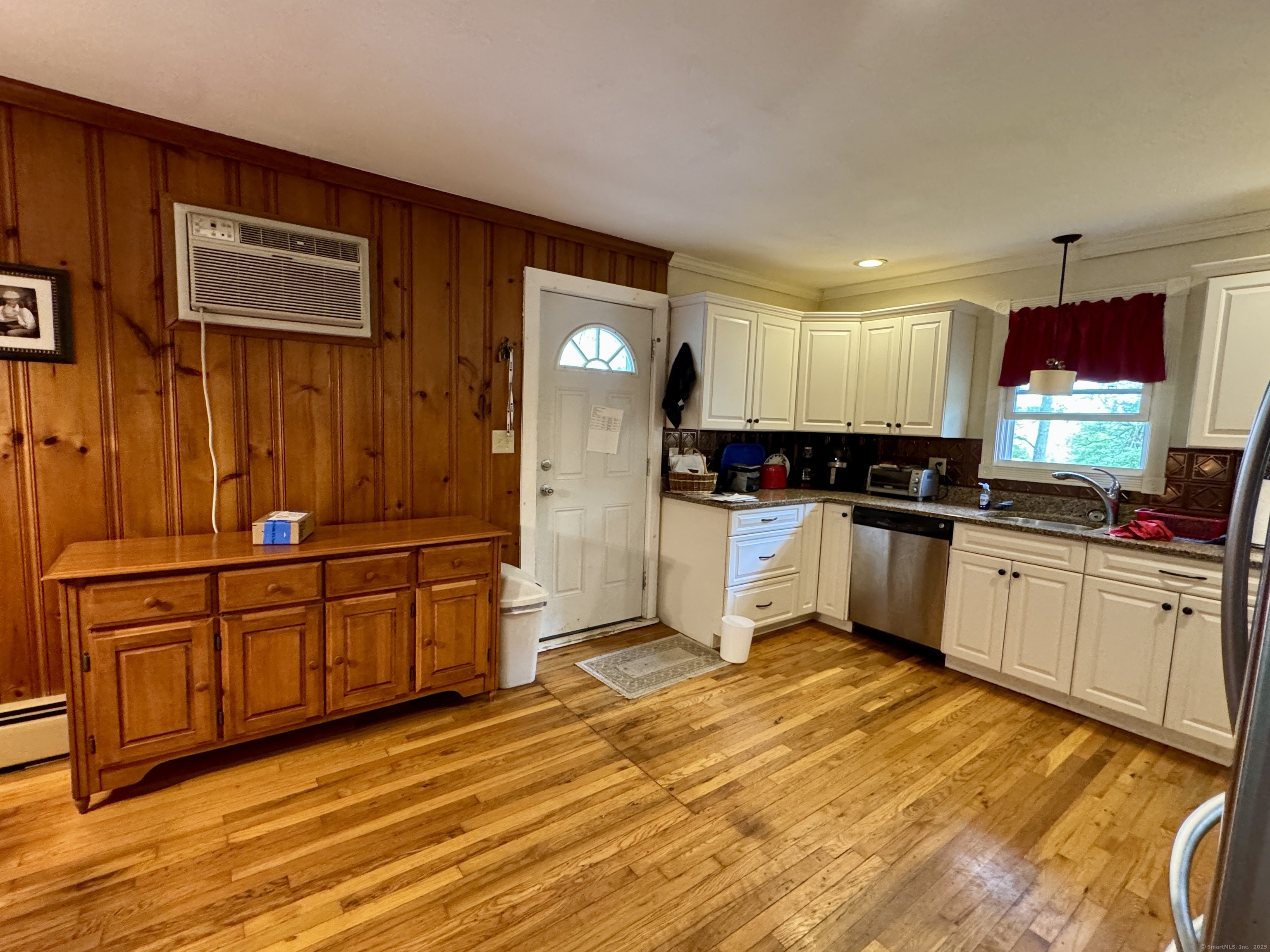 492 Providence New London Turnpike, North Stonington, Connecticut image 10