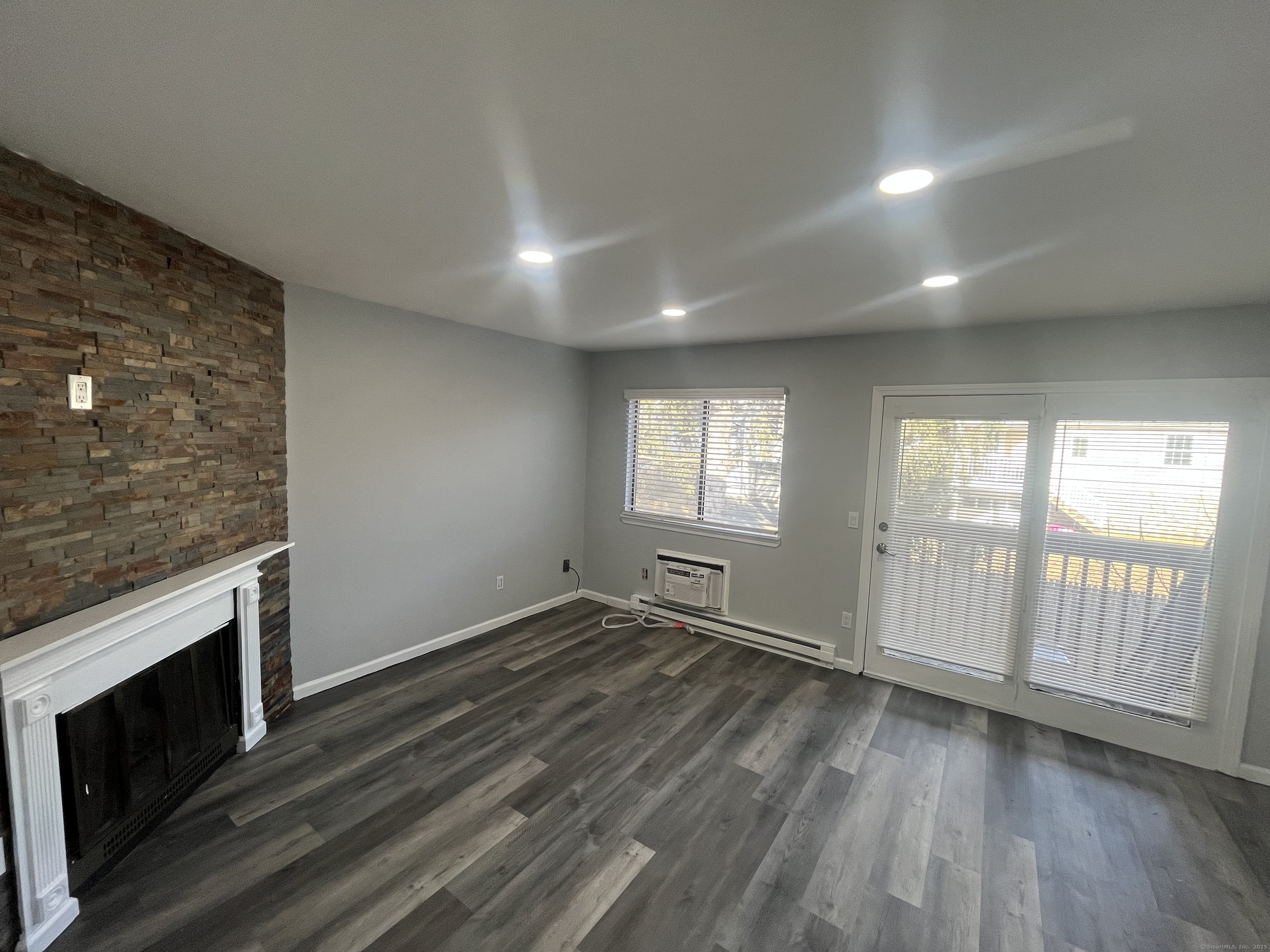 18 Dallas Terrace #APT 1, Waterbury, Connecticut image 4
